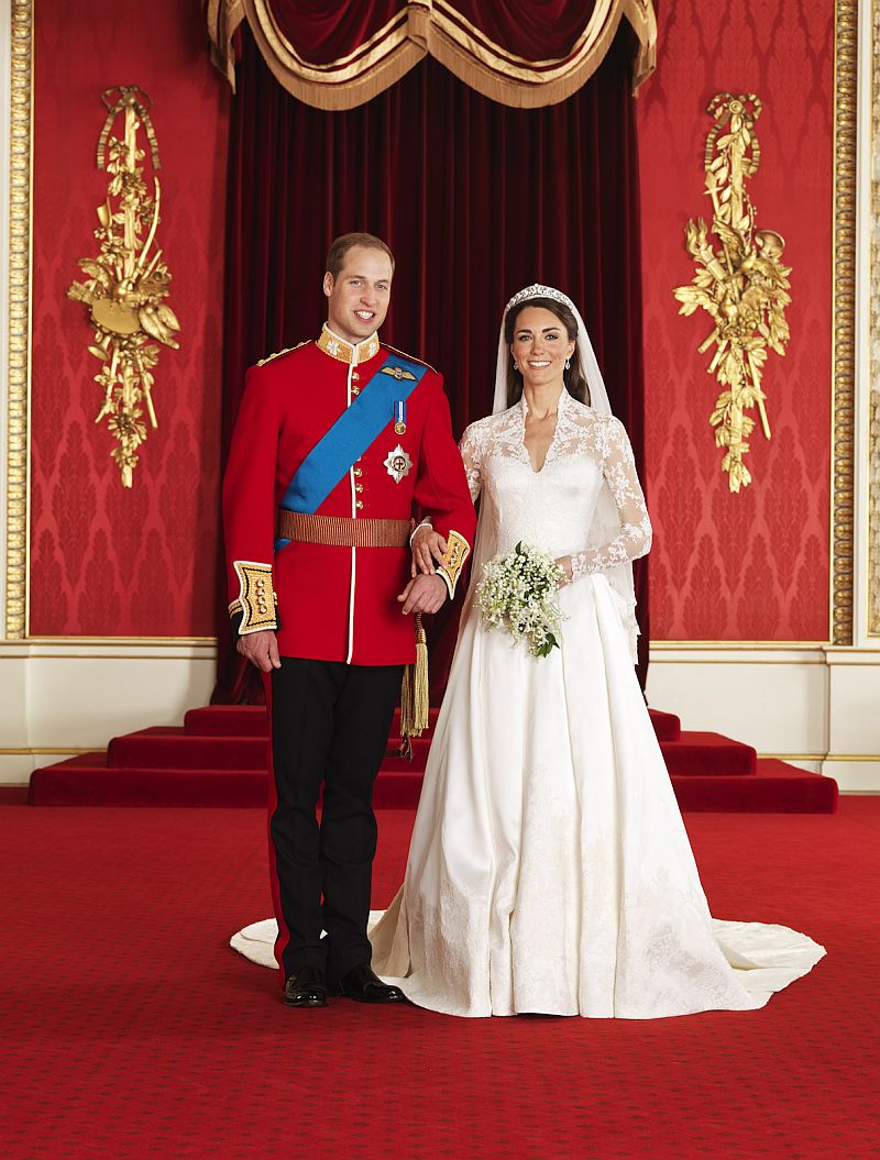 Alexander McQueen's Sarah Burton Denies Copying another Designer for Kate  Middleton's Wedding Dress | BellaNaija