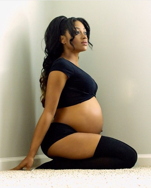 Liz John Black Glows in Pregnancy Photos! | BellaNaija