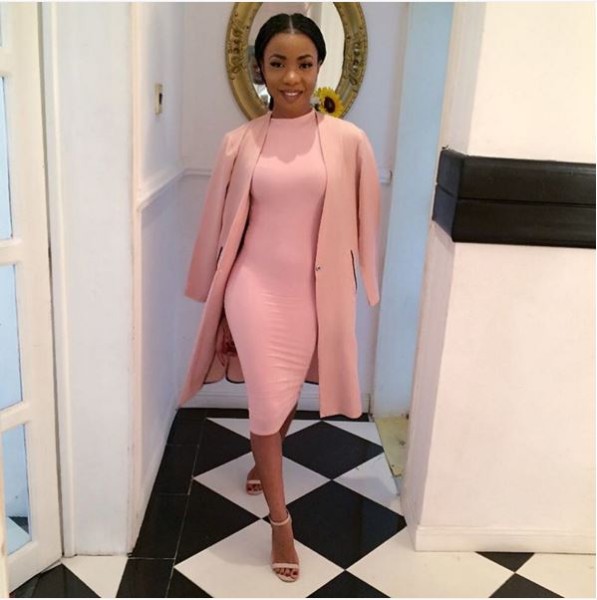 We how Mo’Cheddah Slayed this Outfit! | BellaNaija