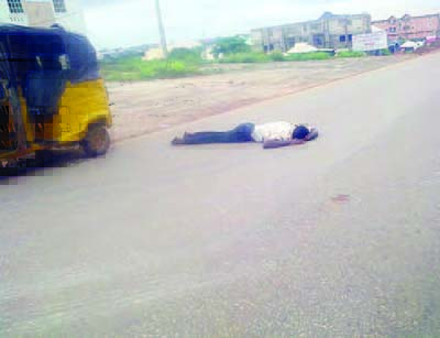 Imo Resident Tries to Commit Suicide By Lying on the Road | BellaNaija